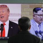 Trump y Kim Jong Un, en una televisión en Seúl
