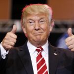 Donald Trump durante un acto en el centro de convenciones de Phoenix