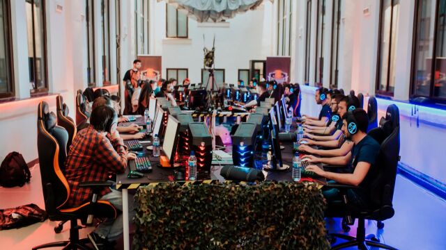El Polo de Contenidos Digitales ha sido sede de 17 torneos de eSports que han acarreado 40.000 visualizaciones online de la Liga LOL Survival, con la participación de 2.255 personas y 260 jugadores / Foto: La Razón