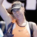María Sharapova saluda al público tras uno de sus partidos