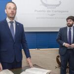 Joaquín Segado tomó posesión ayer como presidente de la Autoridad Portuaria de Cartagena, en presencia del jefe del Ejecutivo murciano, Fernando López Miras, y del delegado del Gobierno en la Región, Francisco Bernabé