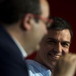 Pedro Sánchez y el primer secretario del PSC, Miquel Iceta (i), se han reunido hoy en Barcelona.