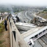 El tren Alvia que cubría la ruta entre Madrid y Ferrol que descarriló anoche cuando ya estaba muy cerca de Santiago de Compostela