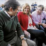Los presidentes Javier Fernández, Susana Díaz y Guillermo Fernández Vara, durante el Comité Federal del PSOE de enero de 2016