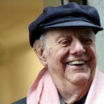 Fotografía de archivo (Milán, 12/05/2016), del dramaturgo y actor italiano Dario Fo, premio Nobel de Literatura en 1997.