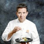 Francis Paniego presenta uno de sus platos. Foto: Canal Historia