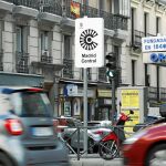 La normativa que prohíbe aparcar y circular a los coches y motos contaminantes en Madrid Central