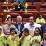 Recibimiento de las Cortes a los niños saharauis