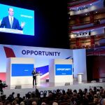 El ministro británico para el «brexit», Dominic Raab, durante su discurso ante las bases conservadoras en Birmingham