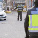 Controles en la frontera de la Jonquera en Gerona para detener a Puigdemont si intenta entrar en España