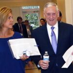 María Dolores de Cospedal, y su homólogo estadounidense, el general James Mattis