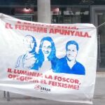 Carteles colgados por la juventudes de la CUP