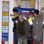 Pere Puig reconstruyendo los hechos junto a los Mossos d'Esquadra / Foto: Archivo