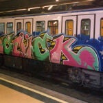 Los grafitis en el Metro generan gastos de millones de euros para su limpieza