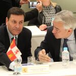 Fernández Carriedo y Gredilla conversan, poco antes del inicio de la Sectorial