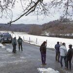 Imagen del dispositivo de la Guardia Civil en la localidad navarra de Aizpún (Valle de Goñi) durante el rescate