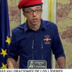 Pablo Iglesias «disfraza» a Errejón de falangista en Twitter