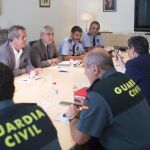 El delegado del Gobierno, Enric Millo, con los mandos policiales de todas las administraciones, Policía Nacional, Guardia Civil y Mossos d'Esquadra