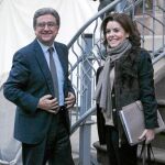 Soraya Sáenz de Santamaría –en la imagen junto a Enric Millo–estrenó ayer su nuevo despacho en la Delegación del Gobierno en Cataluña y despachó por la tarde con el primer secretario del PSC, Miquel Iceta, y con la líder de Ciutadans en Cataluña, Inés Arrimadas.