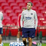 Valverde camina por Wembley, escenario del partido de hoy