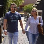 Belén Esteban, de la mano de su novio, Miguel Marcos