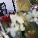 Flores en la casa del cantante en Londres