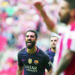 Arda celebra un gol contra el Sporting en El Molinón esta temporada
