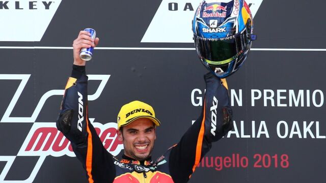 Oliveira celebra el triunfo en Italia