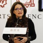 Mónica Oltra compareció ayer ante los medios de comunicación en el trascurso del pleno de Les Corts que estudiaba la modificación de la Ley del Consell Jurídic Consultiu