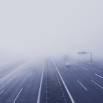 El correcto uso de la luz antiniebla trasera