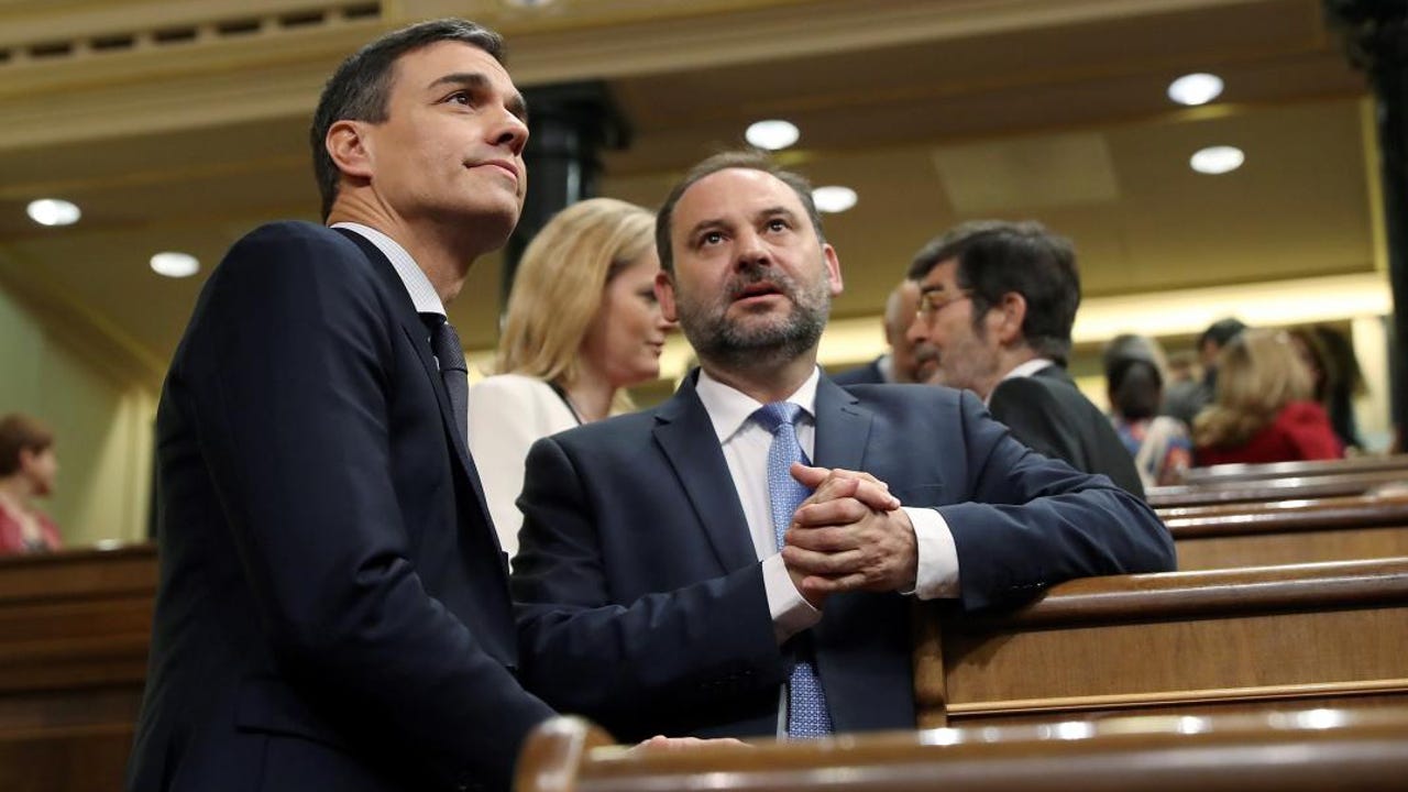 La trama extiende la sospecha del cobro en efectivo a Sánchez