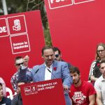 La Razón. A la izquierda, la hasta ahora consellera de Sanidad, Carmen Montón, que ocupará la misma cartera en el Ministerio. A la derecha, José Luis Ábalos, mano derecha de Pedro Sánchez, y nuevo ministro de Fomento