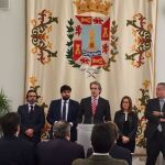 El ministro de Fomento, Íñigo de la Serna (centro), ayer con el presidente de la Región, Fernando López Miras (izda.), y la alcaldesa de Cartagena, Ana Belén Castejón (dcha.)