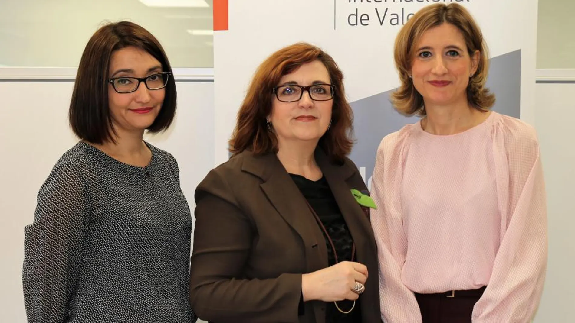Diana Seguí, directora del Área de Ciencias Sociales de la VIU, Cristina Cuesta, presidenta de la Miguel Ángel Blanco, y Eva María Giner, Rectora de la VIU