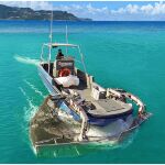 Imagen del Syrennis, que recoge basura en el mar