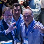 Rajoy con Juanma Moreno y González Pons en la Convención del PP