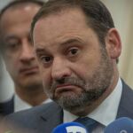 El ministro de Fomento, José Luis Ábalos, se reúne hoy con Puig para firmar el Plan Estatal de Vivienda. Además, tiene previsto poner en servicio el viernes el nuevo paso inferior en la V-30 en Xirivella, que permite la conexión entre las autovías A-3 y V-30 (ARCHIVO)