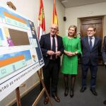Jesús Julio Carnero, Pilar del Olmo, Julio Herrero y Conrado Íscar visitan las instalaciones de Fisiomer en Matapozuelos