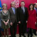 El presidente Ximo Puig junto al presidente de la Fundación Conexus, Manuel Broseta inauguraron, junto políticos y empresarios la Oficina de la Comunitat en Madrid