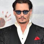 Johnny Depp posa para los fotógrafos en un evento / Gtres