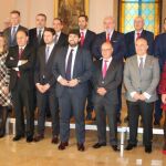 El jefe del Consejo de Gobierno, Fernando López Miras, ayer con los representantes del sector financiero en la inauguración del Observatorio de la Región, pionero en España