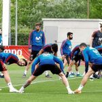 Los jugadores de la Selección se entrenan ayer en la Ciudad del Fútbol de Las Rozas / Efe