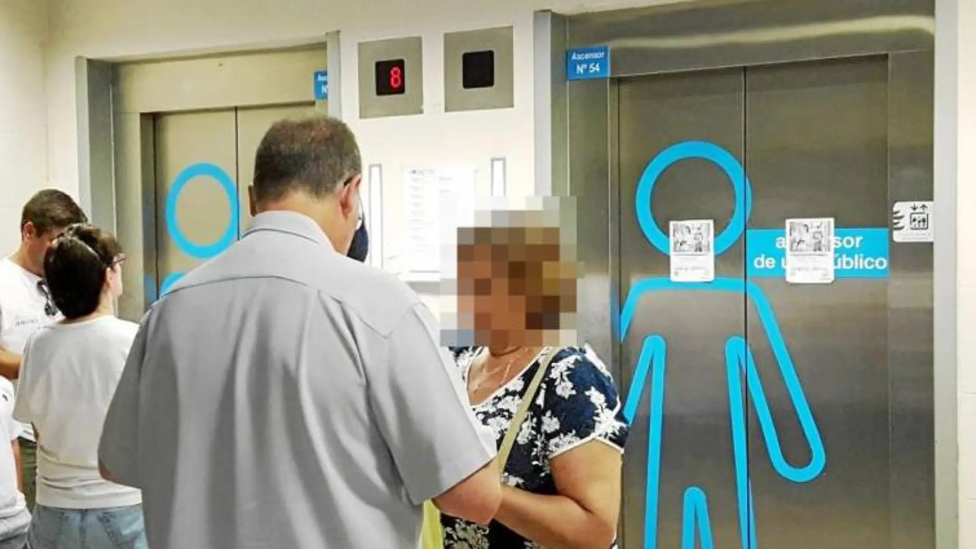 Imagen del ascensor en el que fue encontrado el cadáver