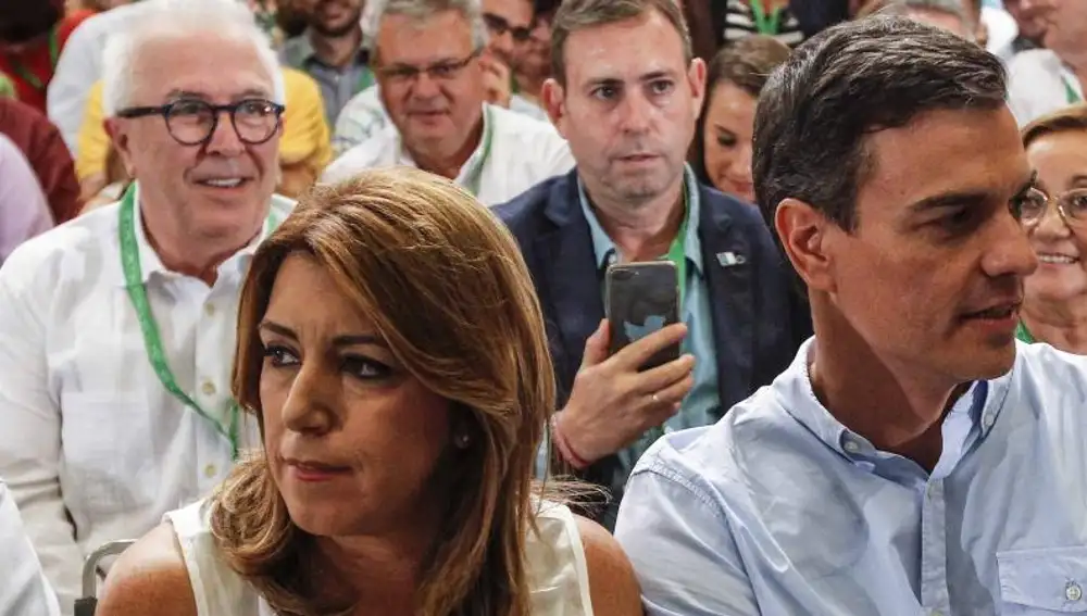 Susana Díaz y Pedro Sánchez. Firma: M. Olmedo