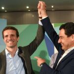 Pablo Casado y Juanma Moreno, ayer en Cordoba. Foto: Efe