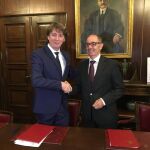 El alcalde de Soria, Carlos Martínez, junto al director general de Iberaval, Pedro Pisonero