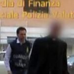 Foto de la detención de uno de los prelados