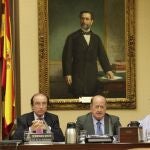 Lluis María Gibert y Juan Manuel Albendea, en la sala Sagasta del Congreso