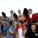 La terna salió en volandas del coso salmantino
