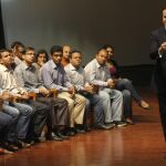 El primer ministro David Cameron, durante un acto con estudiantes indios en Calcuta